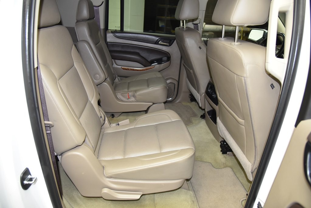 2017 Chevrolet Suburban Image 30