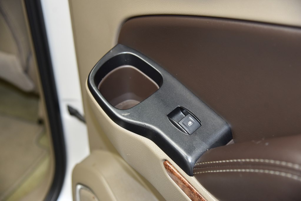 2017 Chevrolet Suburban Image 34