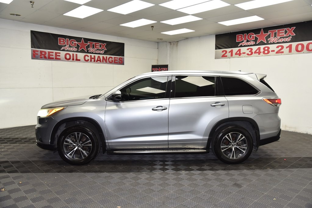 2016 Toyota Highlander Image 2