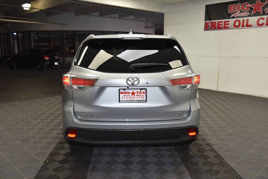 2016 Toyota Highlander Image 4