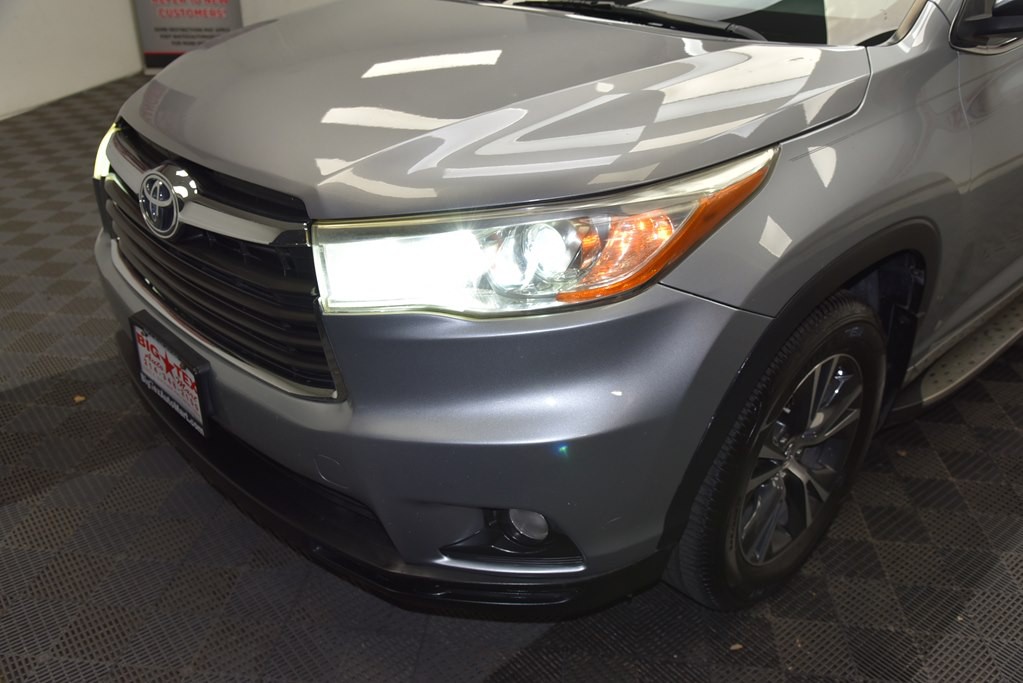 2016 Toyota Highlander Image 11
