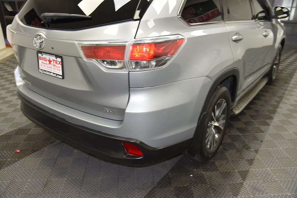 2016 Toyota Highlander Image 14