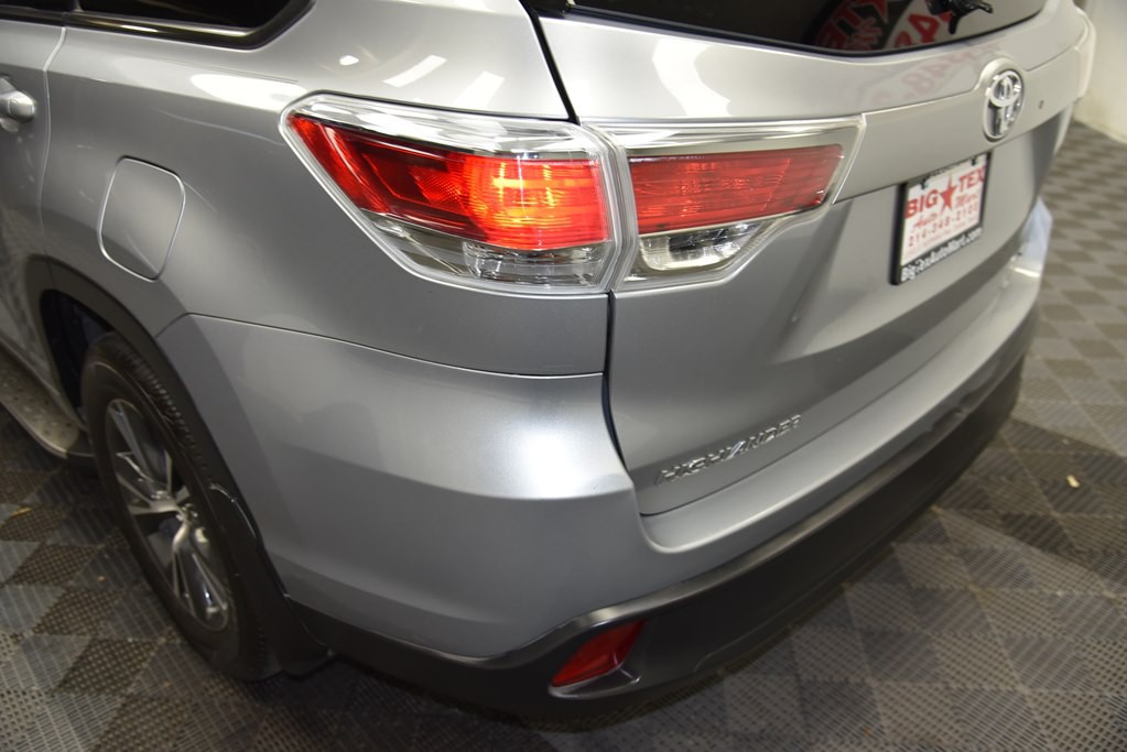 2016 Toyota Highlander Image 15