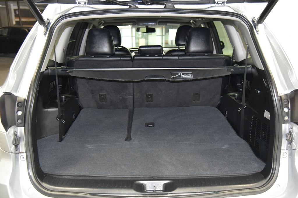 2016 Toyota Highlander Image 17