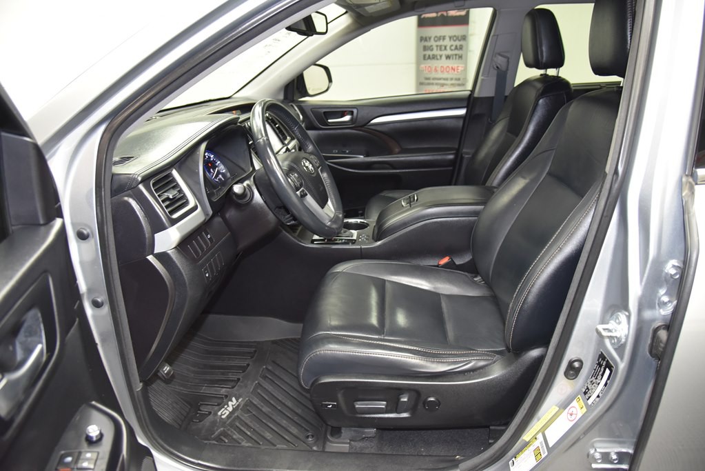 2016 Toyota Highlander Image 29
