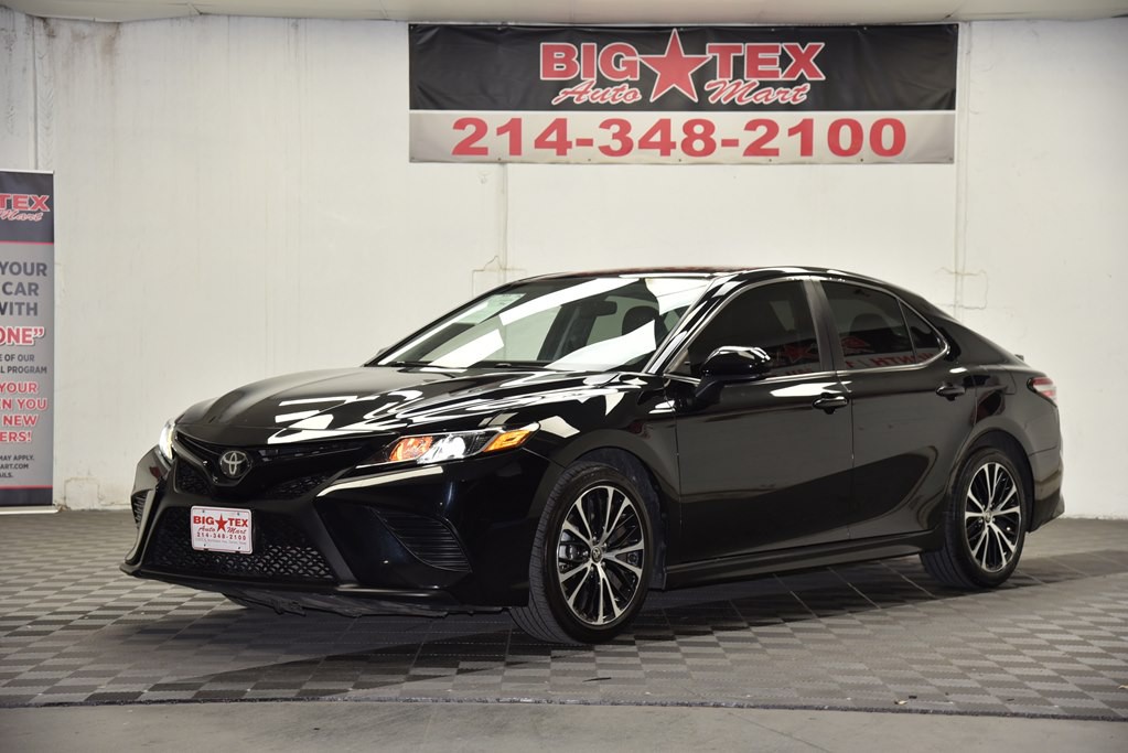 2020 Toyota Camry Image 1