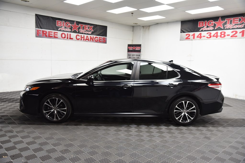 2020 Toyota Camry Image 2