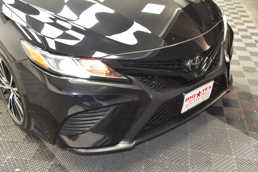 2020 Toyota Camry Image 11