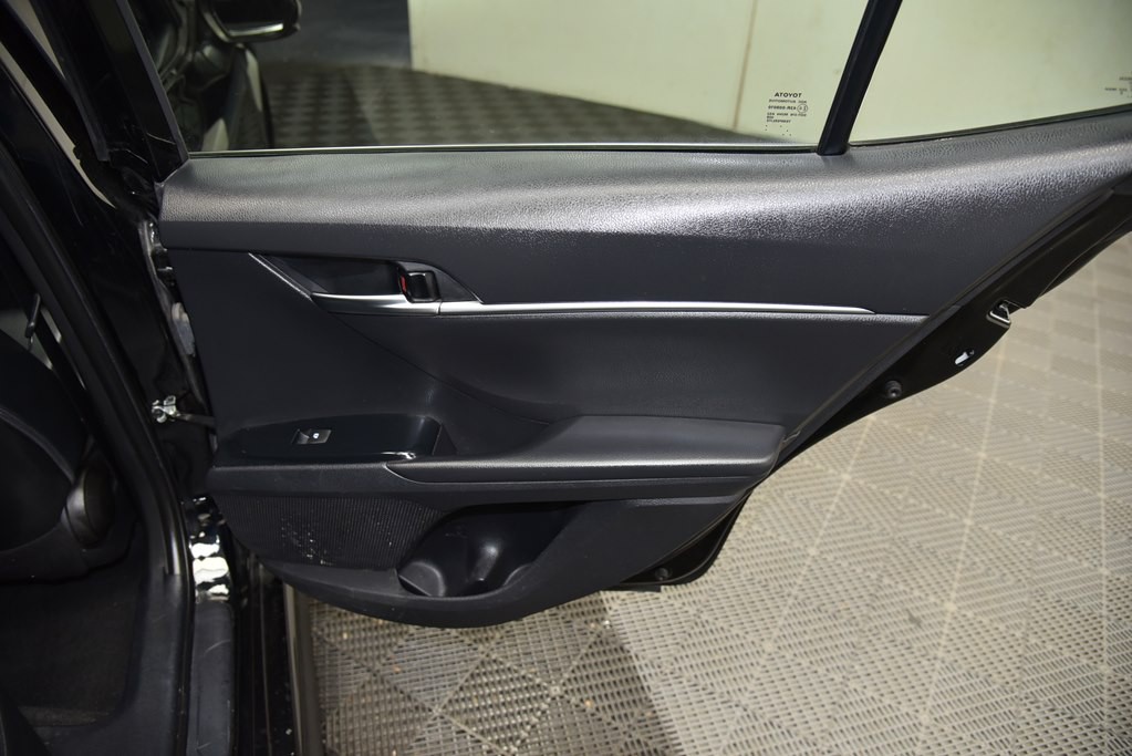 2020 Toyota Camry Image 21