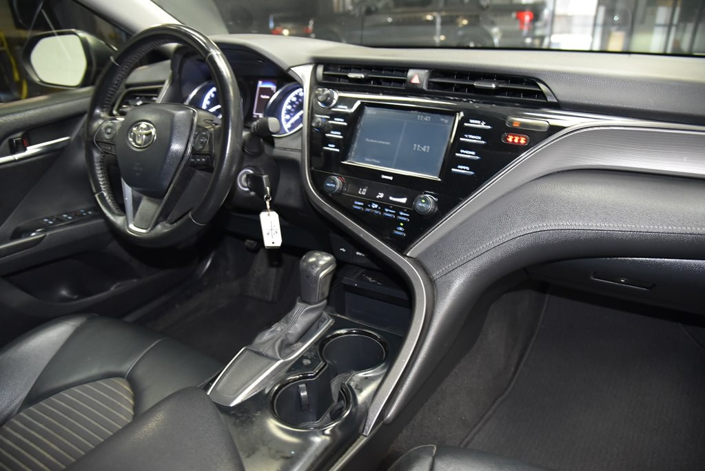 2020 Toyota Camry Image 25
