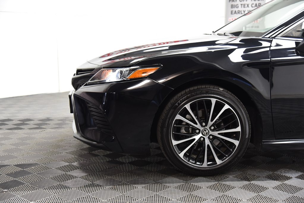 2020 Toyota Camry Image 30