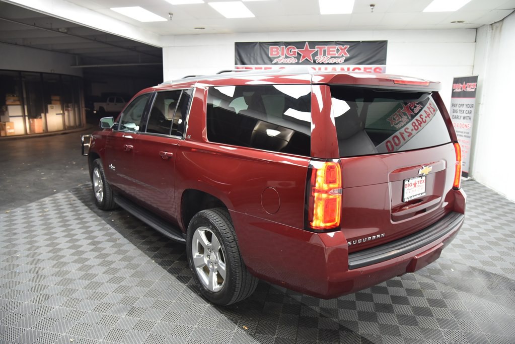 2020 Chevrolet Suburban Image 3