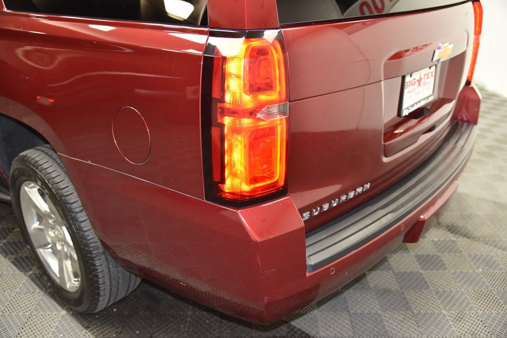 2020 Chevrolet Suburban Image 14