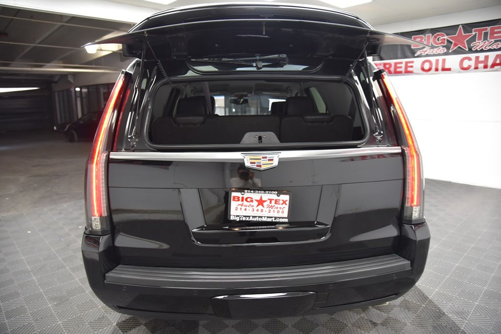 2016 Cadillac Escalade Image 17