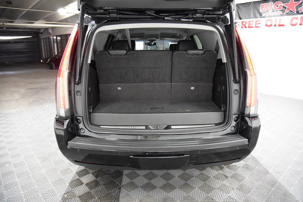 2016 Cadillac Escalade Image 18