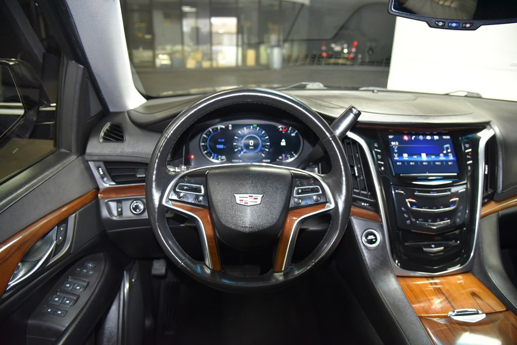 2016 Cadillac Escalade Image 28