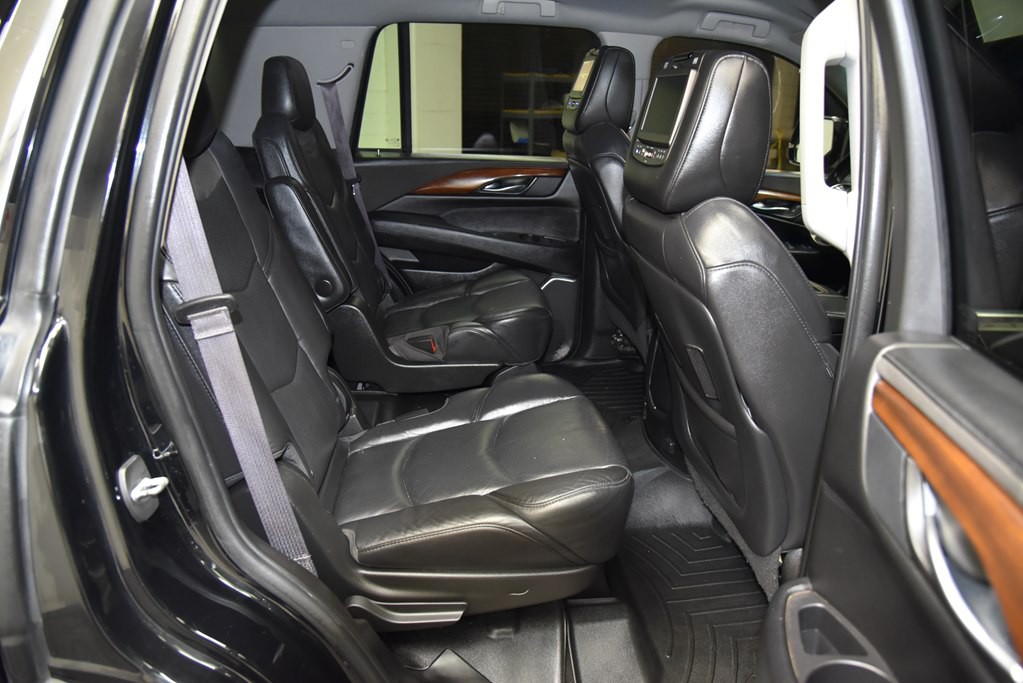 2016 Cadillac Escalade Image 30