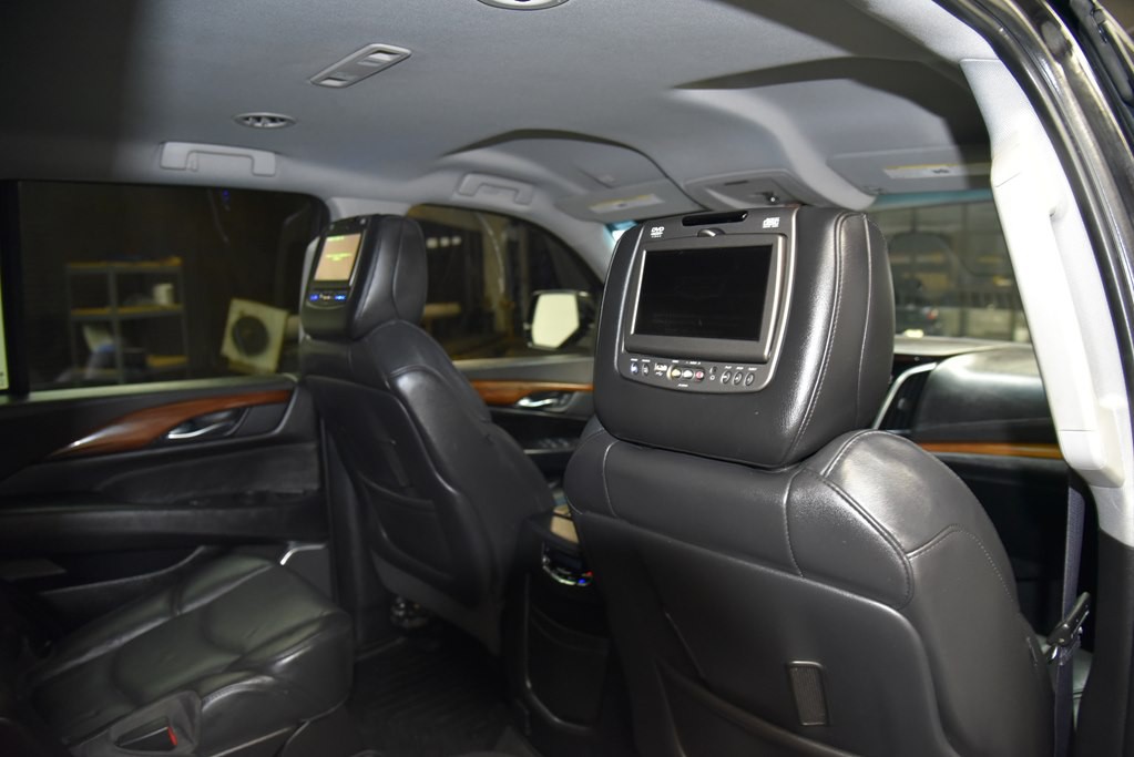 2016 Cadillac Escalade Image 31