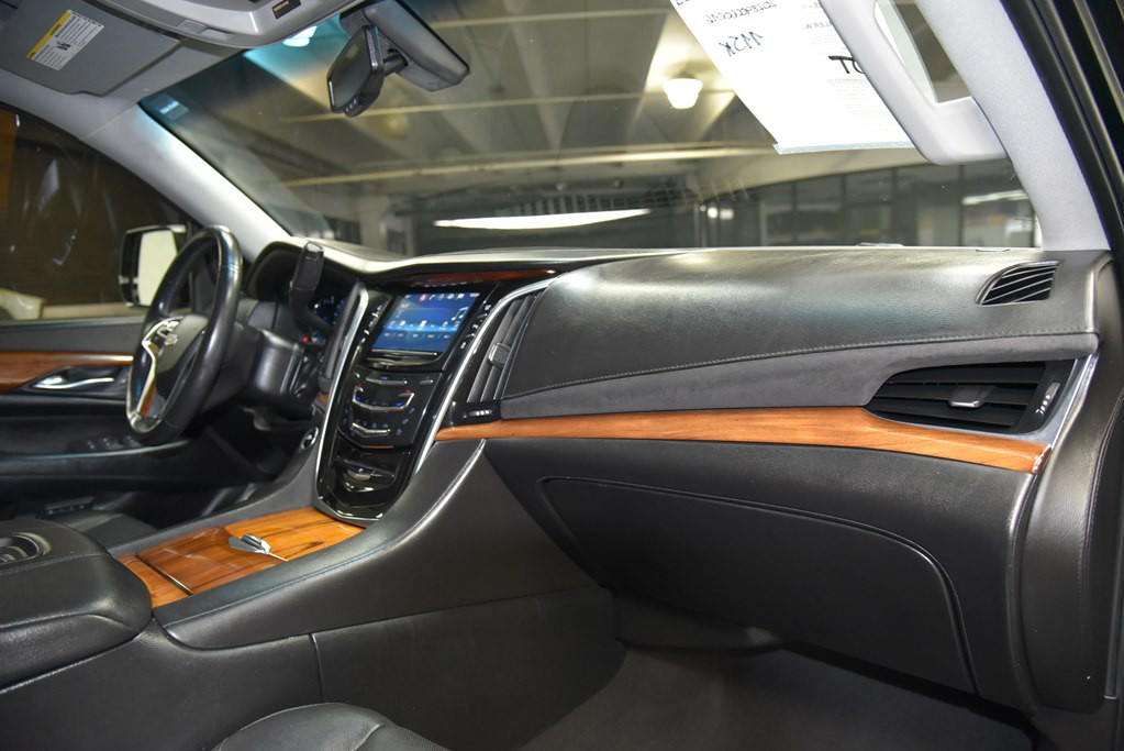 2016 Cadillac Escalade Image 35