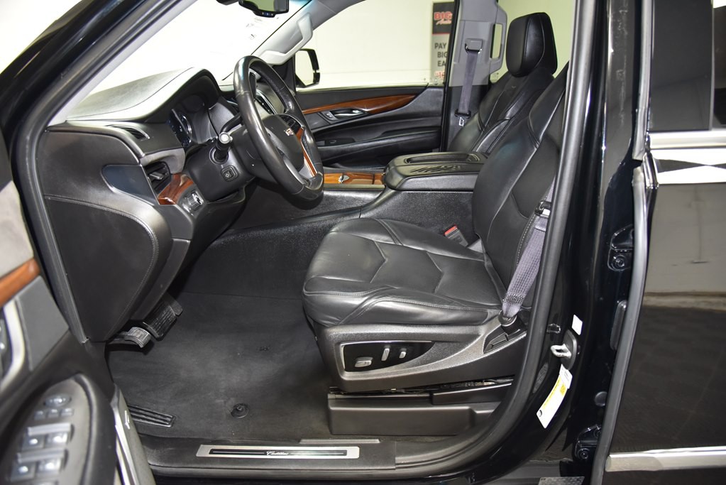 2016 Cadillac Escalade Image 39