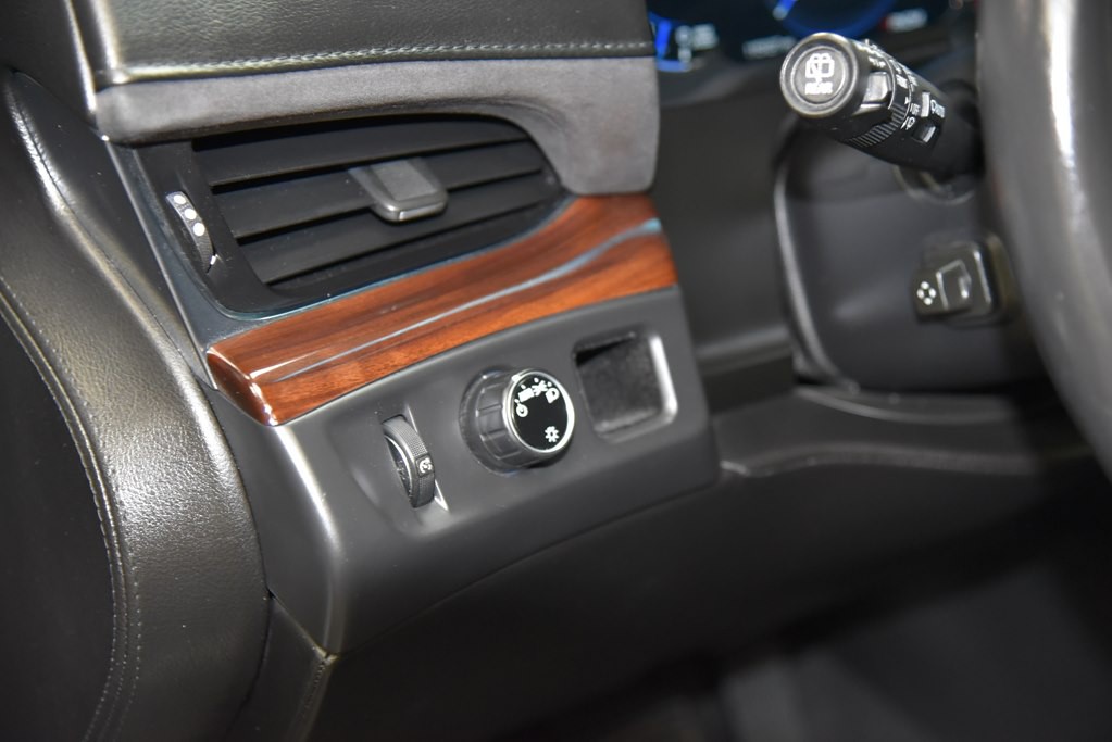 2016 Cadillac Escalade Image 41