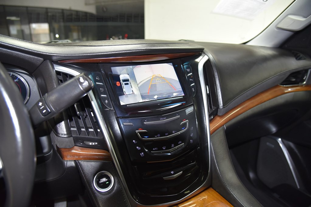 2016 Cadillac Escalade Image 42