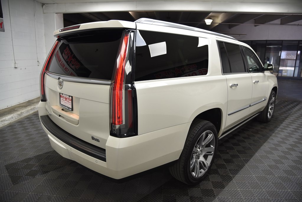 2015 Cadillac Escalade Image 5