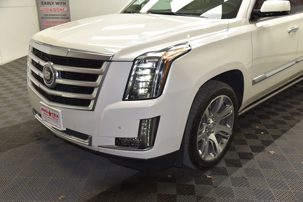 2015 Cadillac Escalade Image 9