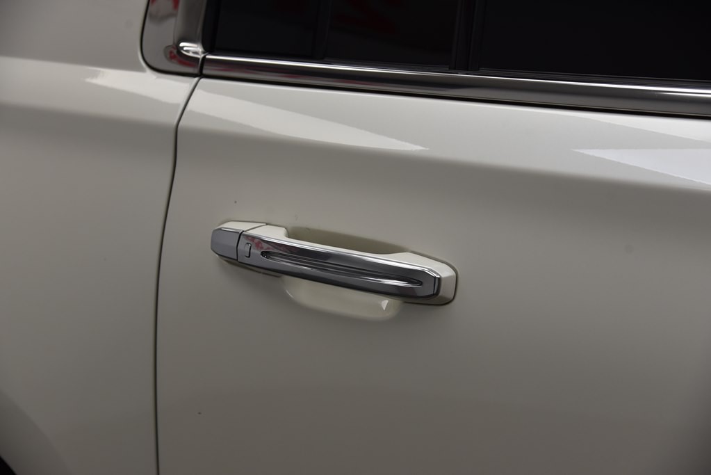 2015 Cadillac Escalade Image 14