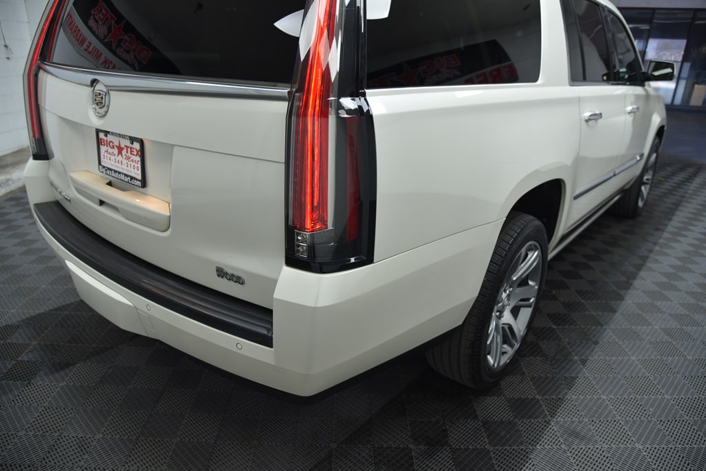 2015 Cadillac Escalade Image 15