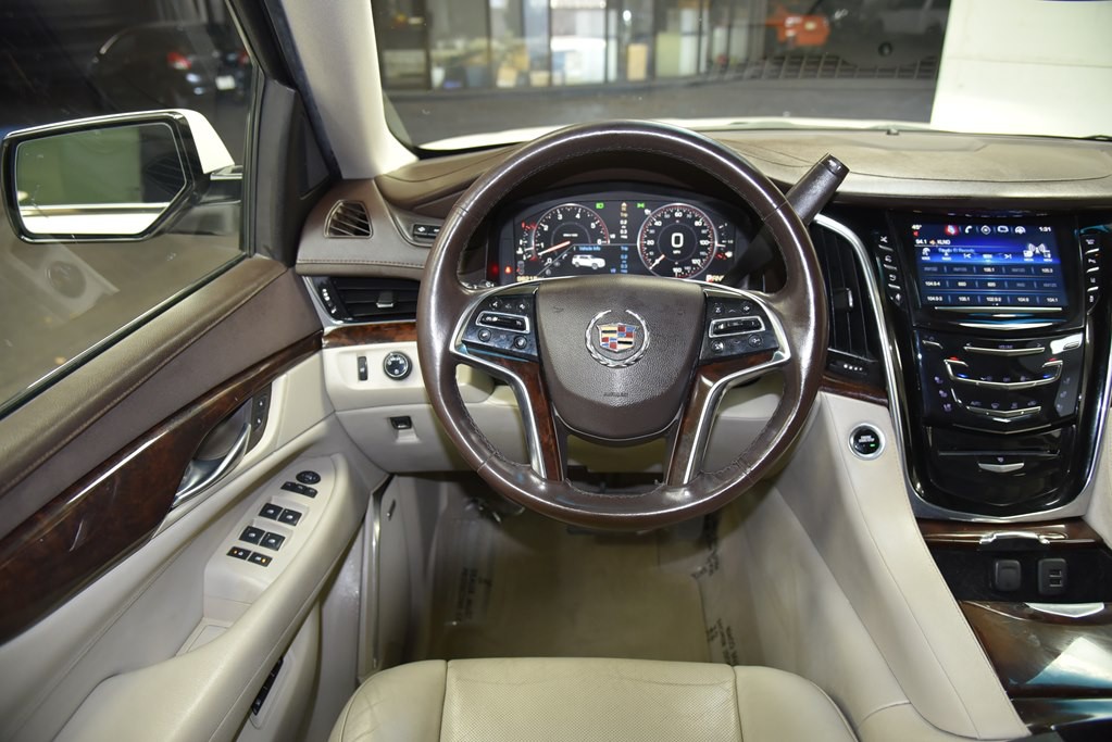 2015 Cadillac Escalade Image 29
