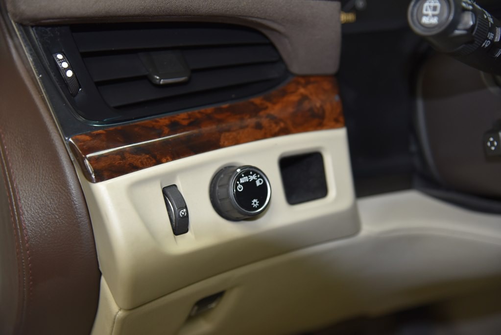 2015 Cadillac Escalade Image 32