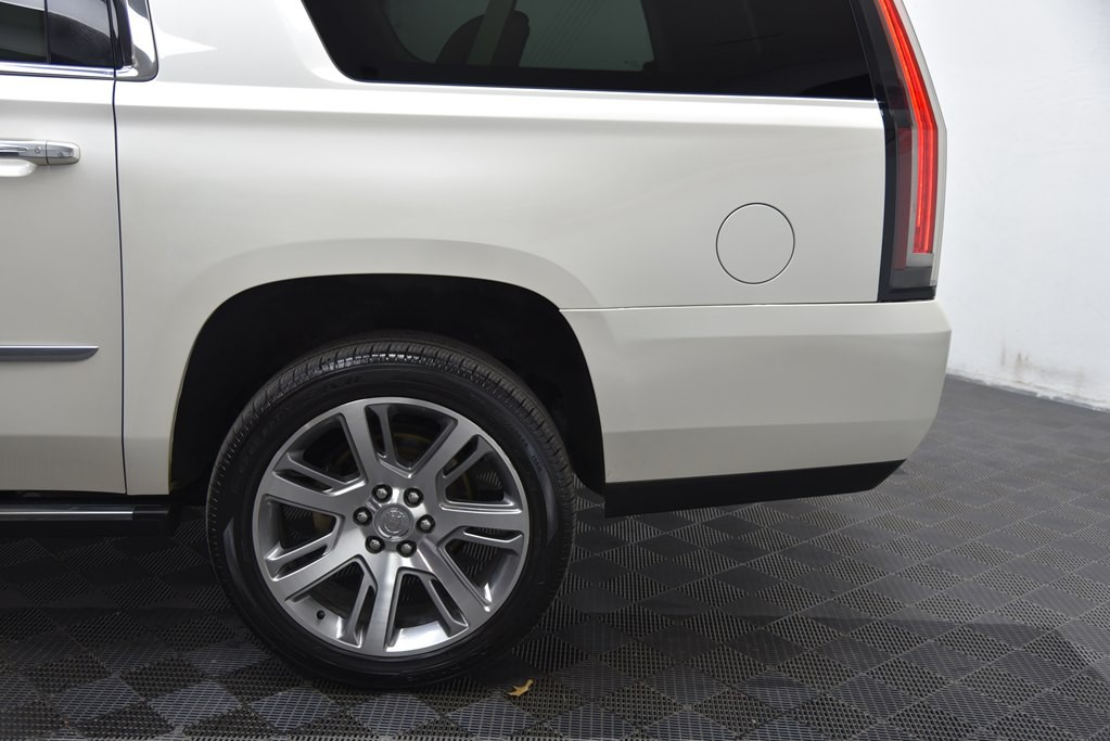 2015 Cadillac Escalade Image 38