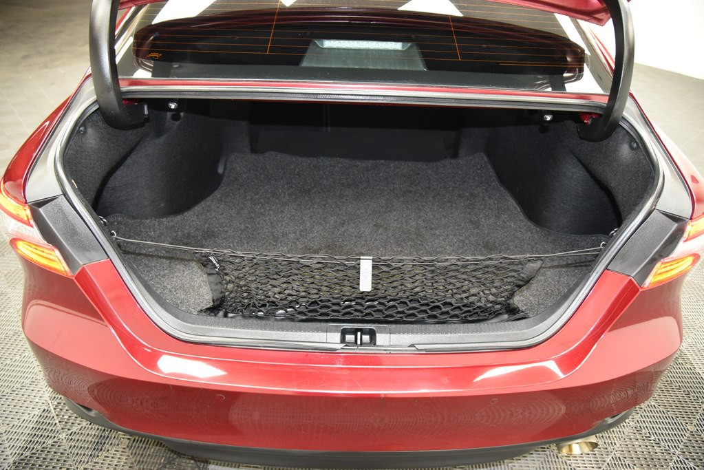 2018 Toyota Camry Image 15