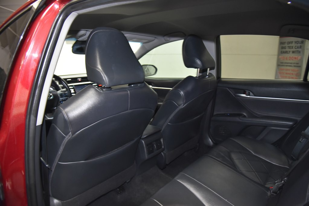 2018 Toyota Camry Image 17