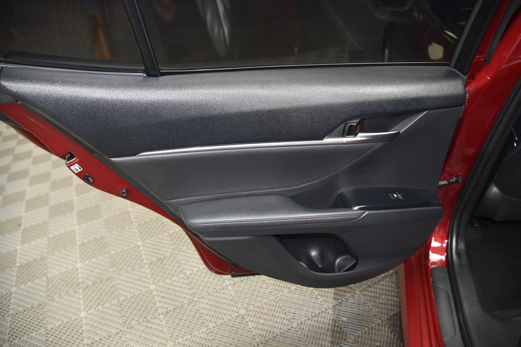 2018 Toyota Camry Image 18