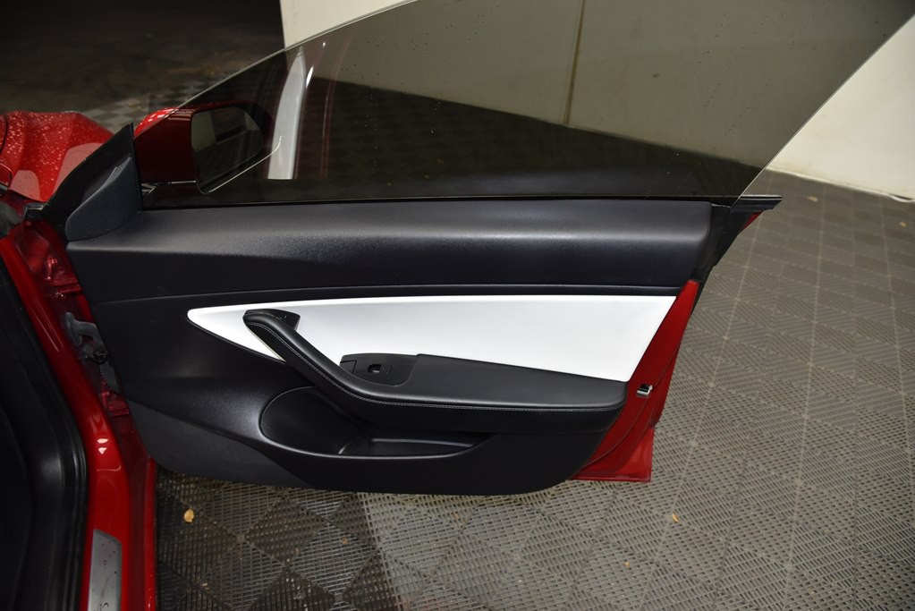 2020 Tesla Model 3 Image 28