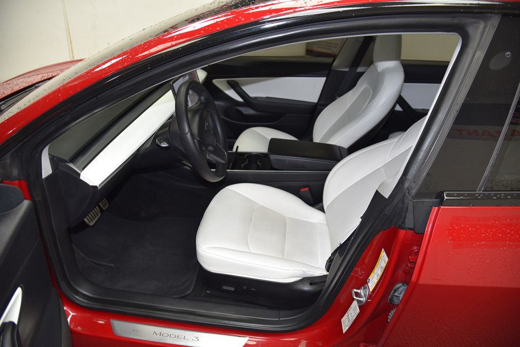 2020 Tesla Model 3 Image 30