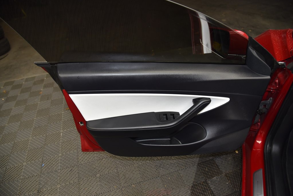 2020 Tesla Model 3 Image 31