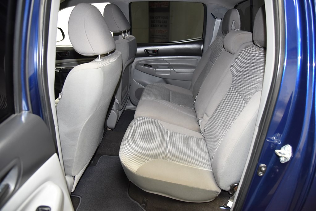 2014 Toyota Tacoma Image 17