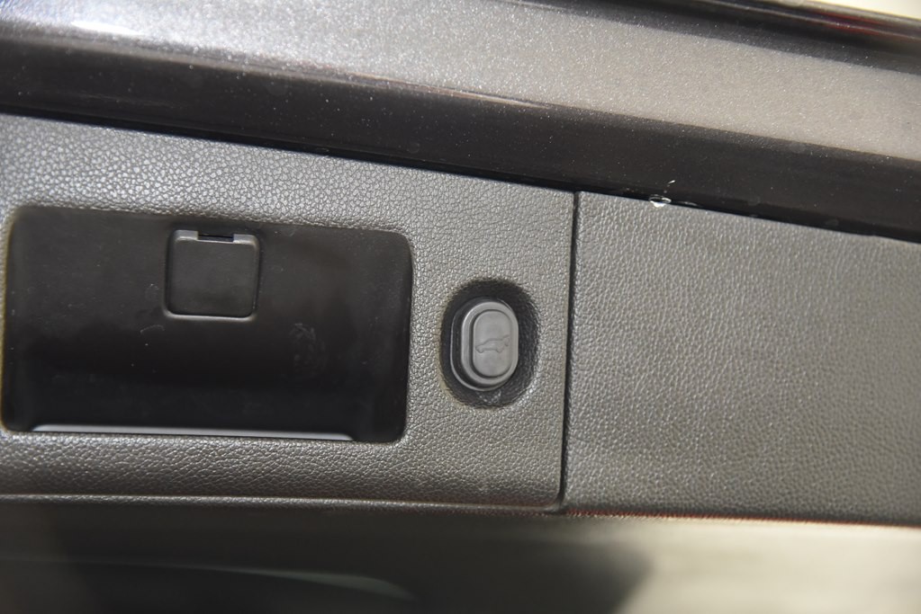 2016 Chevrolet Tahoe Image 8