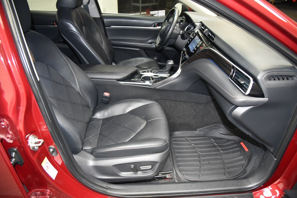 2018 Toyota Camry Image 17