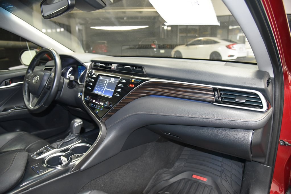 2018 Toyota Camry Image 18