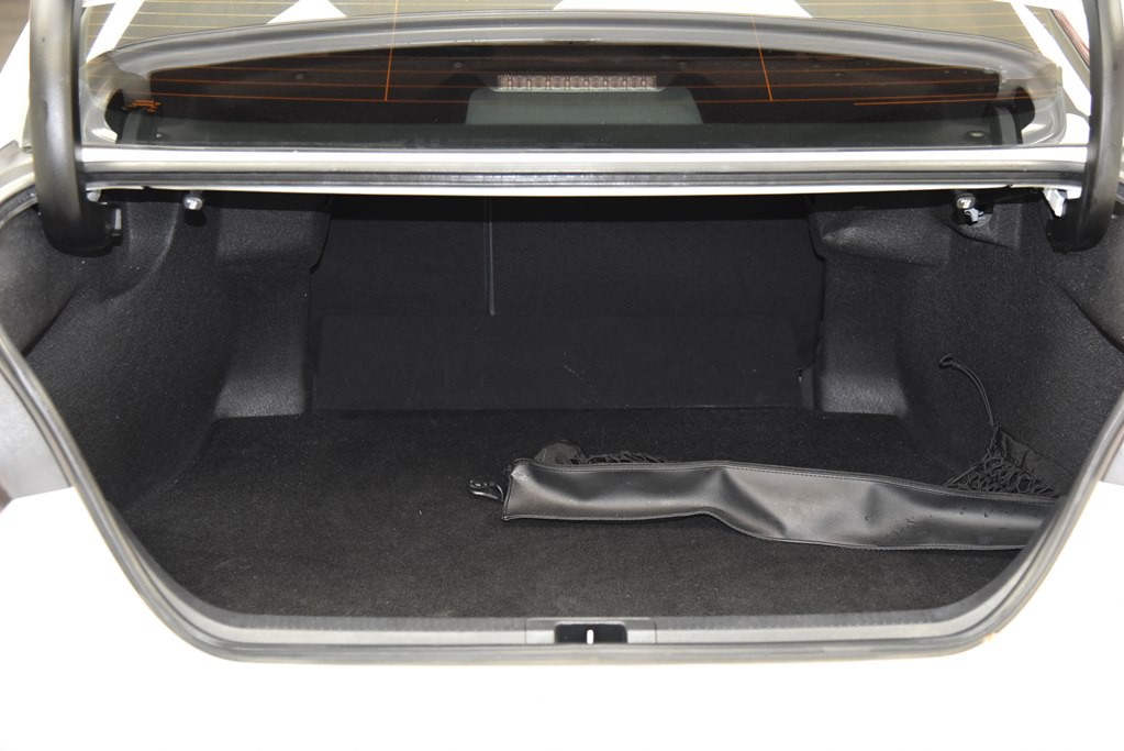 2020 Toyota Camry Image 18