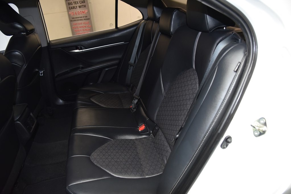 2020 Toyota Camry Image 19