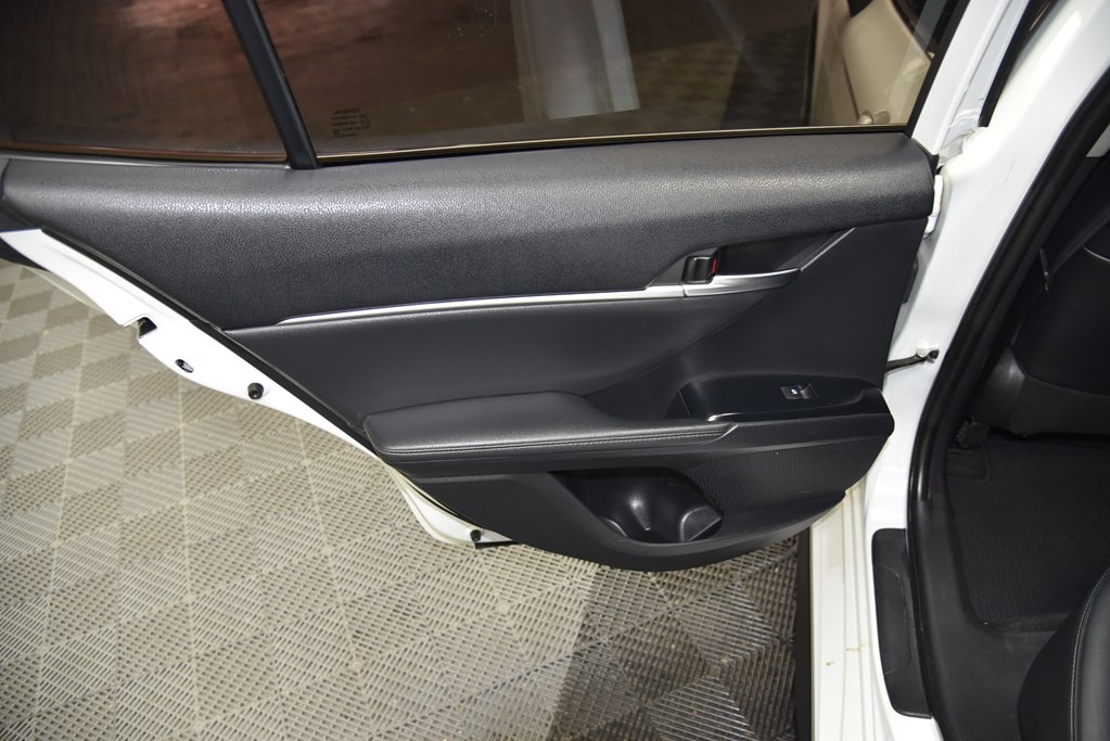 2020 Toyota Camry Image 21