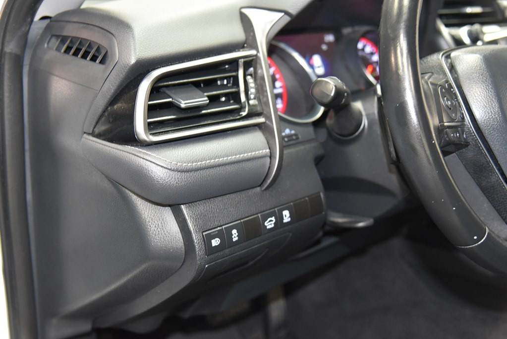 2020 Toyota Camry Image 36