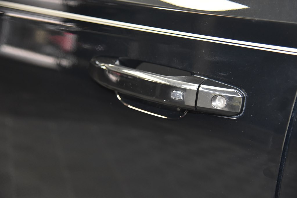 2016 Chevrolet Tahoe Image 26