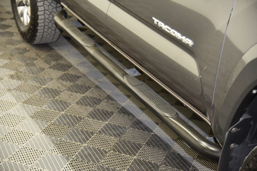 2017 Toyota Tacoma Image 14