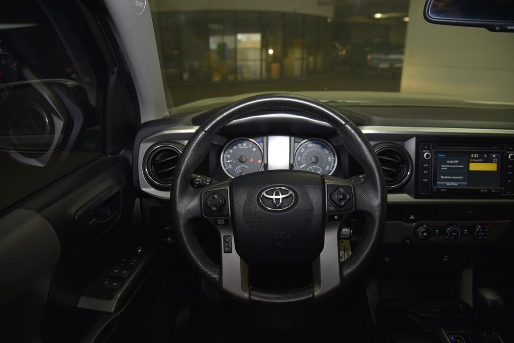 2017 Toyota Tacoma Image 23